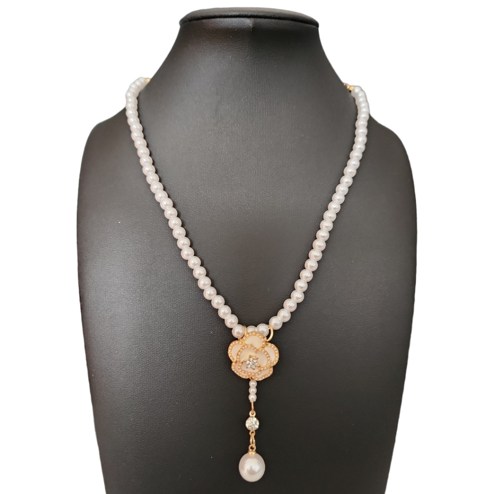 Camellia Flower Pearl Pendant Necklace White